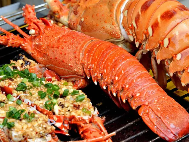 Tôm Hùm Nha Trang Giá Bao Nhiêu?