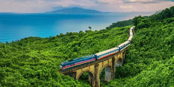 Chuyển Bằng Tàu Hỏa