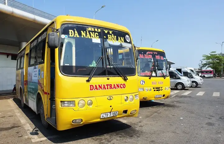 Vor- Und Nachteile Der Reise Mit Dem Öffentlichen Bus Von Da Nang Nach Hoi An