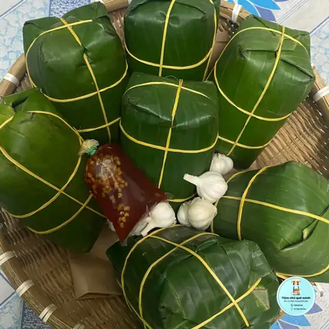 Nem Mới Sau 2-3 Ngày Mới Chua Nên Có Thể Vận Chuyển Đi Xa. Vào Những Dịp Đặc Biệt Như Lễ, Tết Thì Nem Chua Là Mồi Nhậu Siêu Bén Trên Bàn Tiệc. Món Ăn Được Chế Biến Tùy Theo Sở Thích, Có Thể Ăn Dùng Trực Tiếp, Nướng, Áp Chảo, Làm Tré Trộn…