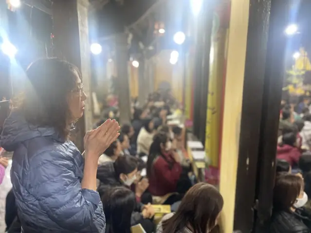 Lễ Cầu An Tại Chùa Phúc Khánh Tối 23-2 - Ảnh: Vân Nguyễn