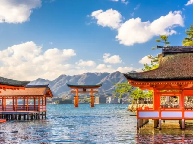 Cổng Nổi Ở Miếu Itsukushima Cổng Nổi Ở Miếu Itsukushima