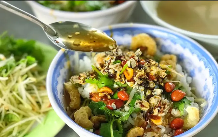 15 Quán Ăn Ở Huế Ngon Quên Lối Về