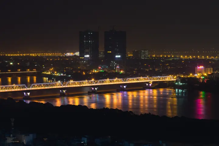 Cầu Long Biên