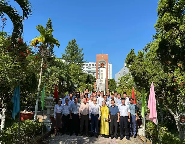 Đài Tưởng Niệm Liệt Sĩ Ngành Bưu Điện Quảng Nam - Đà Nẵng Được ... Đài Tưởng Niệm Liệt Sĩ Ngành Bưu Điện Quảng Nam - Đà Nẵng Được ...