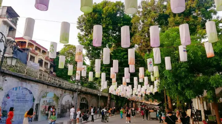 Phố Phùng Hưng - Bức Tranh Nghệ Thuật Giữa Lòng Phố Cổ Hà Nội ... Phố Phùng Hưng - Bức Tranh Nghệ Thuật Giữa Lòng Phố Cổ Hà Nội ...