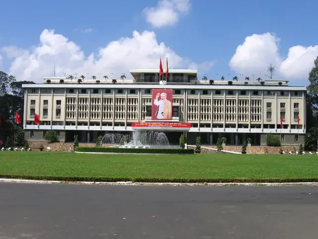 Tích Lịch Sử Đền Hùng