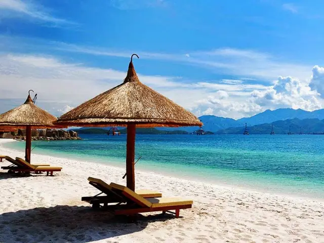 10. Biển Mỹ Khê - Địa Điểm Vui Chơi Giải Trí Đà Nẵng 10. Biển Mỹ Khê - Địa Điểm Vui Chơi Giải Trí Đà Nẵng