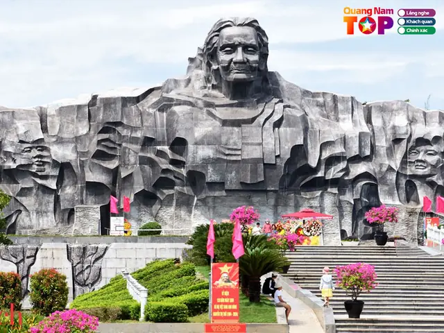 Tượng Đài Mẹ Thứ
