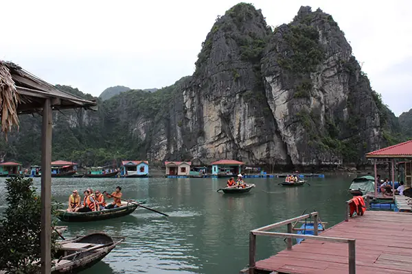 18. Làng Chài Vung Viêng – Hạ Long