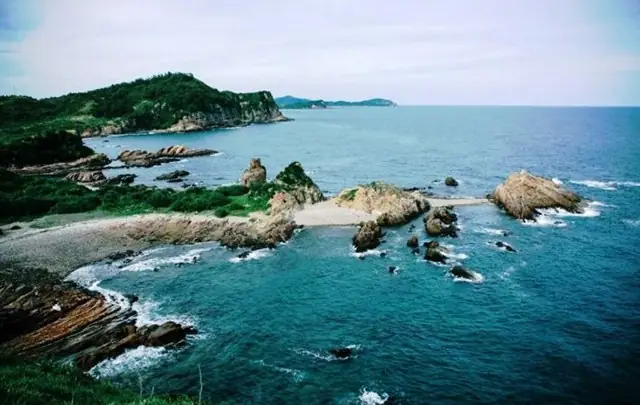 11. Đảo Và Bãi Tắm Ngọc Vừng - Vịnh Hạ Long
