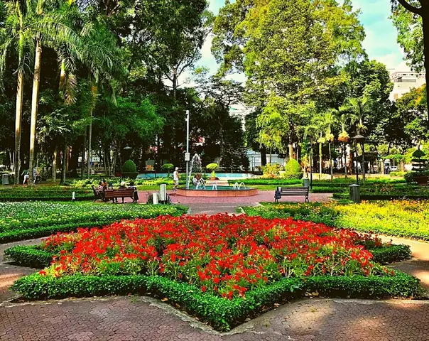 12. Công Viên Tao Đàn