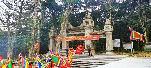 Đền Thượng Ba Vì: Kinh Nghiệm Tham Quan Chi Tiết Từ A-z
