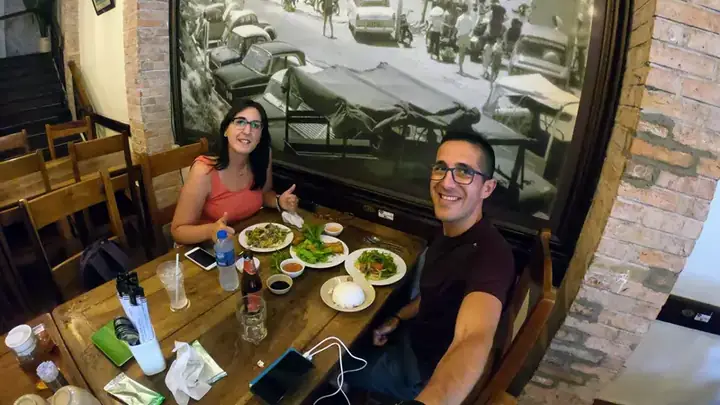 Cục Gạch Quán: Comida Tradicional En Una Casa Antigua