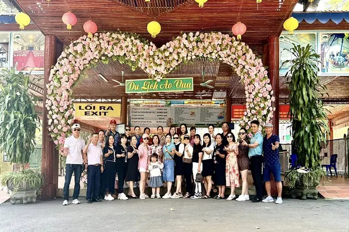 Du Lịch Ao Vua Khoang Xanh Du Lịch Ao Vua Khoang Xanh