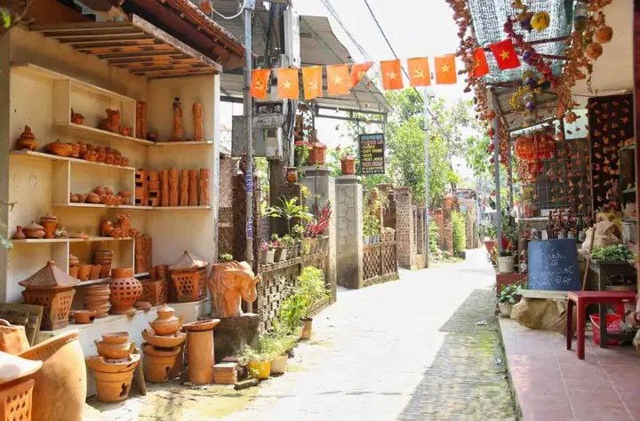 Ngày 2: Trải Nghiệm Biển Đảo Và Làng Nghề Truyền Thống Ngày 2: Trải Nghiệm Biển Đảo Và Làng Nghề Truyền Thống