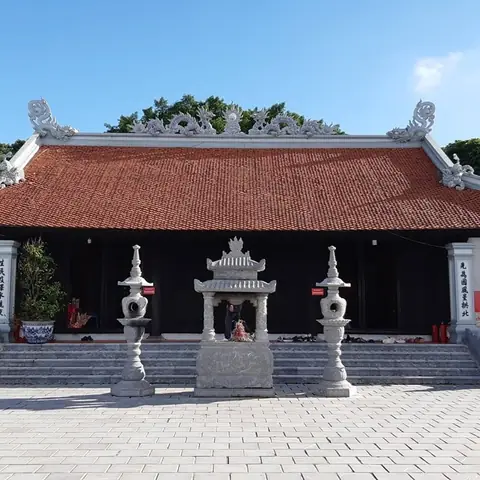 Viếng Các Địa Điểm Tâm Linh Trên Đảo Viếng Các Địa Điểm Tâm Linh Trên Đảo