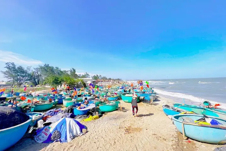 Nếp Sống Đánh Bắt, Ra Khơi Của Người Ngư Dân