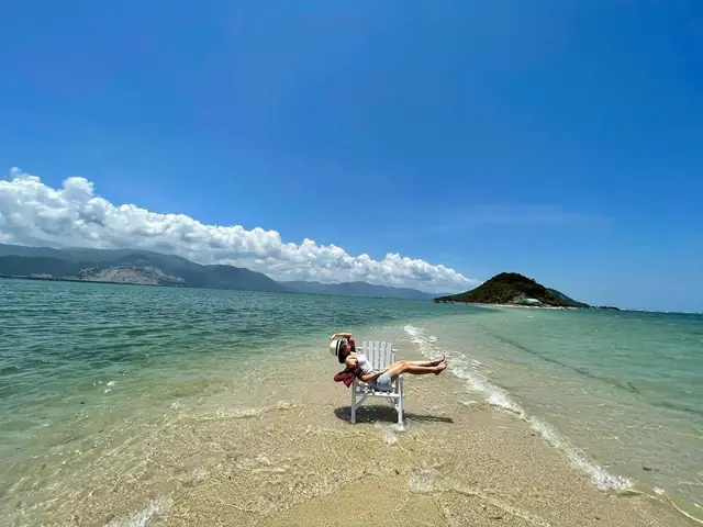 /upload/image/nha-trang/du-lich-nha-trang-30-4/dao-diep-son.jpg