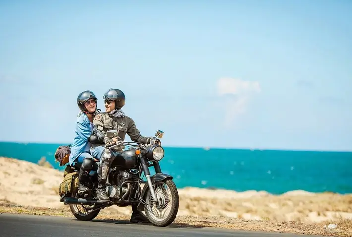 Đi Bằng Xe Máy: Đi Bằng Xe Máy: