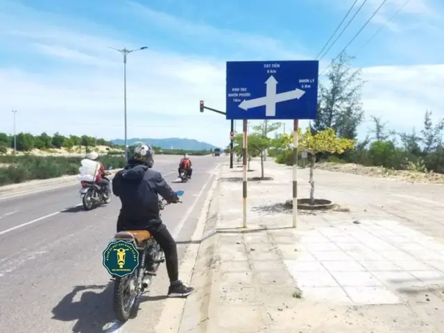 Bước 2: Theo Quốc Lộ 19b Đến Nhơn Lý Bước 2: Theo Quốc Lộ 19b Đến Nhơn Lý
