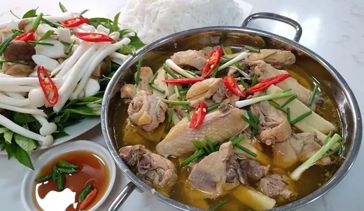 Cách Nấu Lẩu Gà Lá Quế Thơm Lừng Cực Hấp Dẫn Tại Nhà