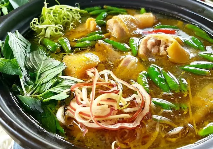 Làm Lẩu Gà Chanh Ớt Và Lá Quế Chua Cay, Lạ Miệng Cuốn Hút