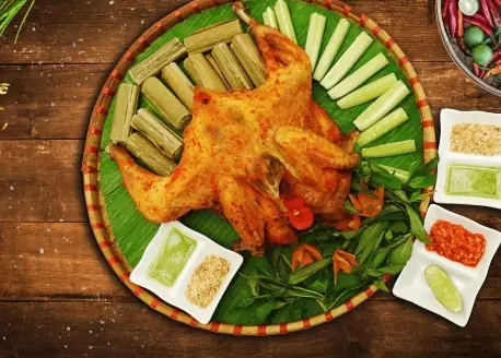 Gà Nướng Cơm Lam Sài Gòn: 8 Quán Ngon, Thịt Mềm Thơm Phức