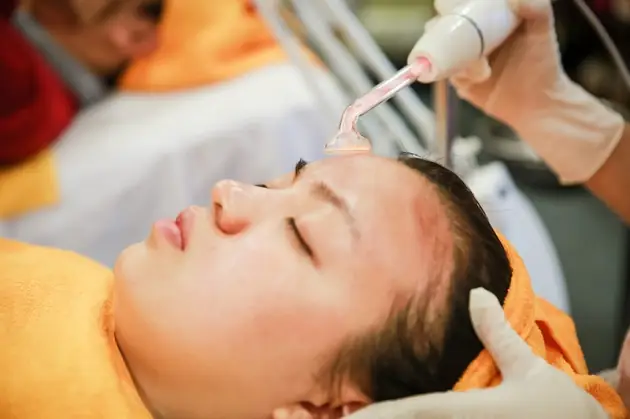 Trọn Gói Trị Mụn Đầu Đen, Bã Nhờn Dư Và Se Khít Lỗ Chân Lông - Dr Kiệm Spa