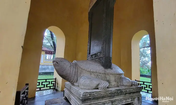 Bia Ngự Kiến Thiên Mụ Tự