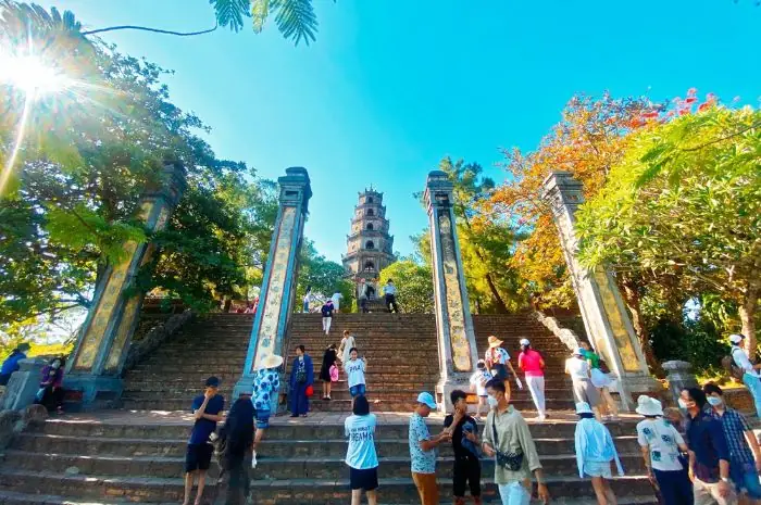 Đi Chùa Thiên Mụ Cầu Gì?