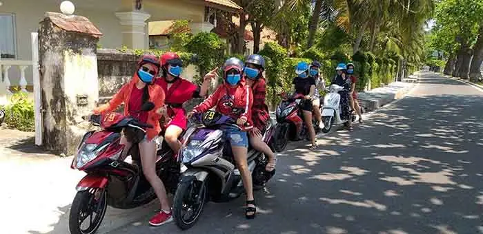 Dịch Vụ Đi Kèm Tại Lăng Khải Định Huế