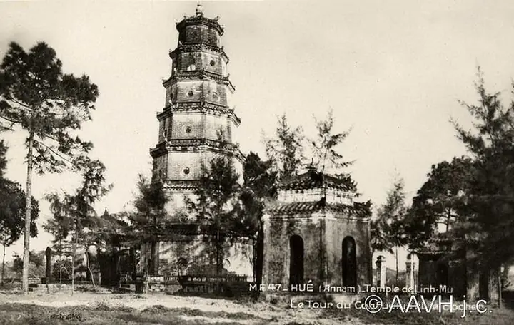 Những Hoạt Động Du Lịch Nào Bạn Có Thể Tham Gia Để Khám Phá Vẻ Đẹp Của Huế?