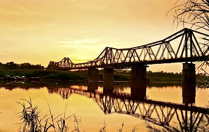 Lịch Sử Thăng Trầm Của Cầu Long Biên