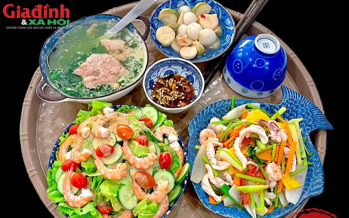 Ngũ Cốc Nguyên Hạt Và Sữa Tươi Hoặc Sữa Chua