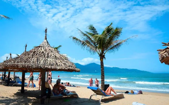 Những Hoạt Động Vui Chơi Du Lịch Bãi Cháy (ngắn)