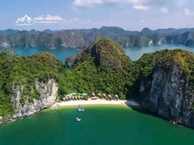 Biển Vạn Bội - Bãi Biển Tự Nhiên Nổi Bật Tại Vịnh Lan Hạ