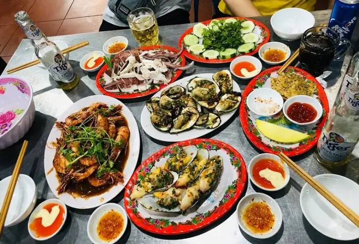 Nha Trang Có Không Ít Quán Hải Sản Đảm Bảo Đủ Tiêu Chí Ngon - Bổ - Rẻ, Đừng Quên Lưu Lại Để Thưởng Thức Khi Có Dịp Tới Đây. Nha Trang Có Không Ít Quán Hải Sản Đảm Bảo Đủ Tiêu Chí Ngon - Bổ - Rẻ, Đừng Quên Lưu Lại Để Thưởng Thức Khi Có Dịp Tới Đây.