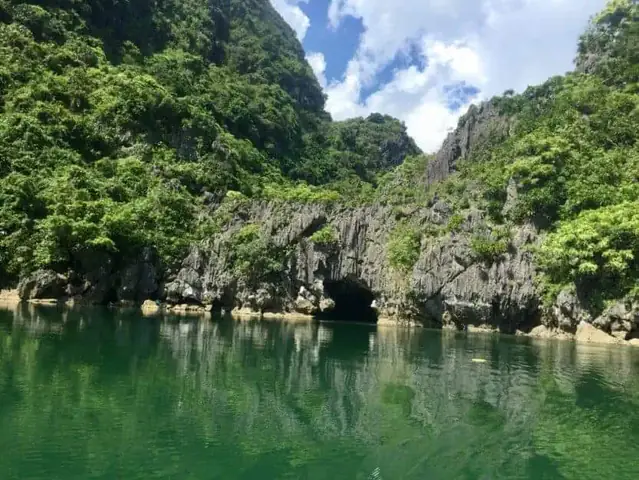 More Kayaking, Caves, And Lagoons