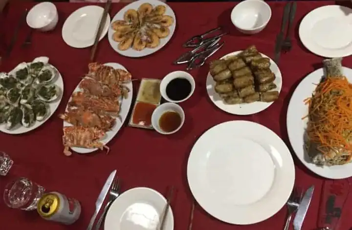 Dinnertime Seafood Extravaganza And Stargazing