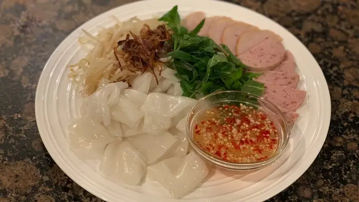 Bánh Ướt Chả Lụa Đẹp