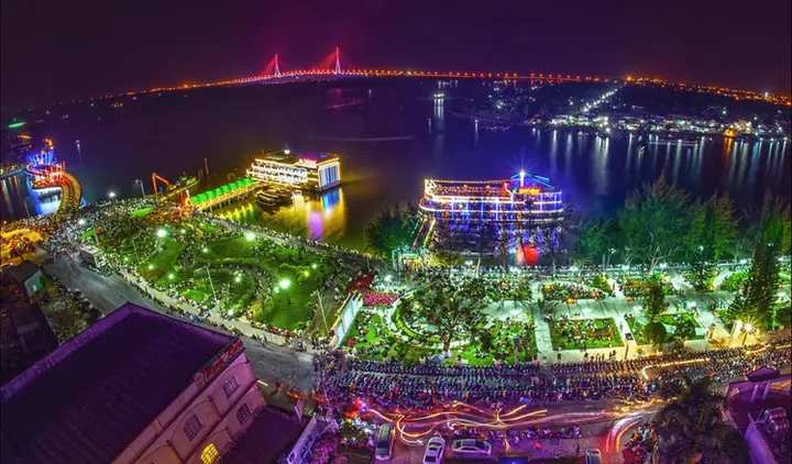 Chiêm Ngưỡng Cả Ngã Ba Sông Hậu Sáng Rực Rỡ