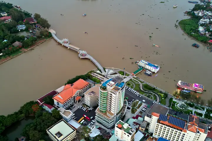 Review Hinh Anh Ben Ninh Kieu Ve Dem