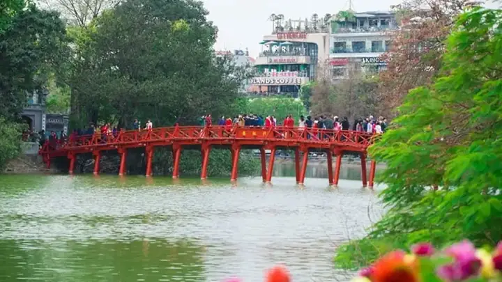 Hình Ảnh Hồ Gươm Ấn Tượng