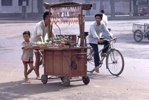 Hình Ảnh Đồ Nướng Vỉa Hè: Nét Đặc Trưng Của Ẩm Thực Đường Phố Việt Nam