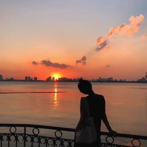 Hình Ảnh Cho Hình Ảnh Hoàng Hôn Hồ Tây: Hình Ảnh Cho Hình Ảnh Hoàng Hôn Hồ Tây: