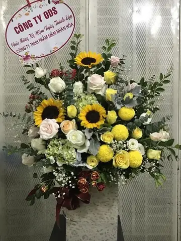 Làm Thế Nào Để Lựa Chọn Một Lẵng Hoa Chúc Mừng Ngày 20/11 Thật Đẹp Và Ý Nghĩa?