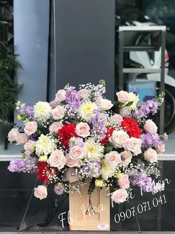 Làm Thế Nào Để Lựa Chọn Một Lẵng Hoa Chúc Mừng Ngày 20/11 Thật Đẹp Và Ý Nghĩa?