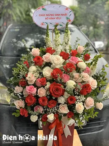 Làm Thế Nào Để Lựa Chọn Một Lẵng Hoa Chúc Mừng Ngày 20/11 Thật Đẹp Và Ý Nghĩa?