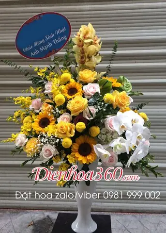 Làm Thế Nào Để Lựa Chọn Một Lẵng Hoa Chúc Mừng Ngày 20/11 Thật Đẹp Và Ý Nghĩa?